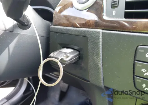 2008 BMW 335Xi z USA, uszkodzony, nr VIN WBAVD53528A252995